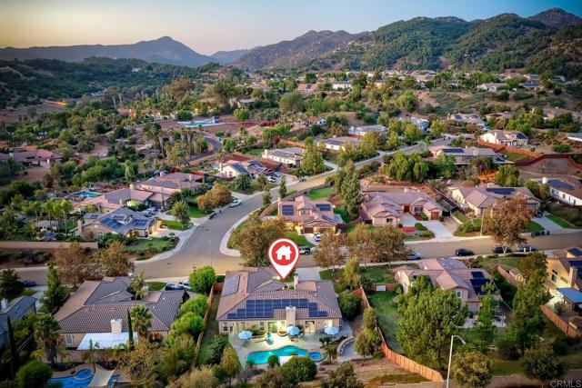 3225 Hidden Estate Lane, Escondido CA: https://media.crmls.org/mediaz/587fa398-d5f2-4b88-81a8-ee57f31b56a4.jpg