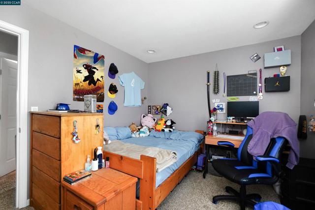 115 Montevino Ct, Oakley CA: https://media.crmls.org/mediaz/588055f3-37f0-4999-ab2c-f934ebd6b3fb.jpg