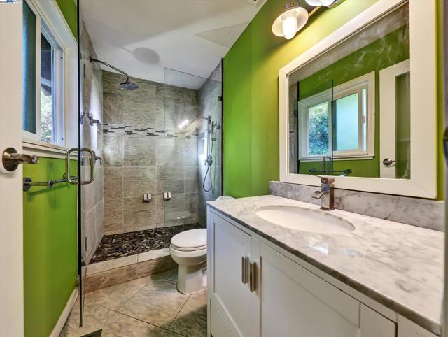 Image 12 of 60 For 2755 Sheffield Pl