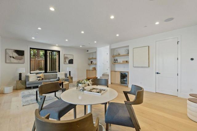 18061 Saratoga Los Gatos Road, Monte Sereno CA: https://media.crmls.org/mediaz/58818156-3c33-4d9d-9170-3116779f1756.jpg