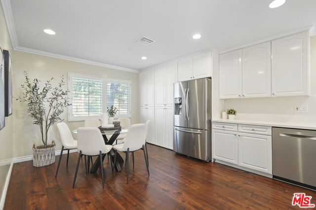 4015 Karelia Street, Los Angeles CA: https://media.crmls.org/mediaz/5881c0a6-67fb-4fdc-bb93-a7aa8e42f294.jpg