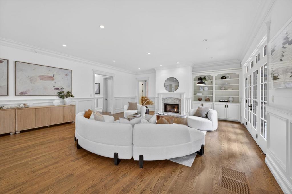 https://media.crmls.org/mediaz/5881eab9-c07b-469a-a1e2-a9298928b5b9.jpg?preset=X-Large
