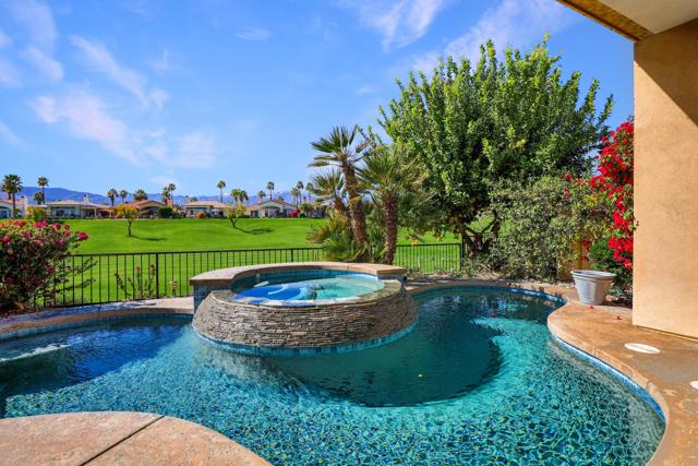 371 Tomahawk Drive, Palm Desert CA: https://media.crmls.org/mediaz/58826266-8500-41c0-8d54-8d1e35ab828c.jpg