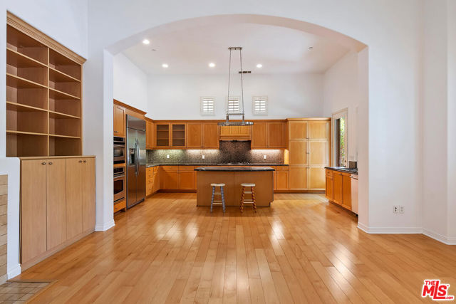 5720 Celedon photo 6