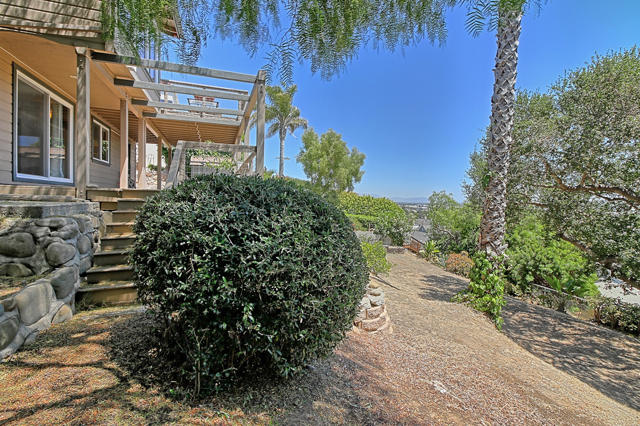 2108 Sunset Drive, Ventura CA: https://media.crmls.org/mediaz/58831667-afe8-46dc-ac67-5a6253eb7227.jpg