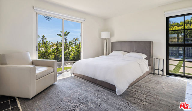 340 Trousdale Place, Beverly Hills CA: https://media.crmls.org/mediaz/58839691-c0ac-4a04-a821-bfe4b955d14d.jpg