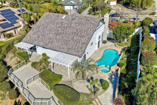 2785 Canyon Oak Pl, Escondido CA: https://media.crmls.org/mediaz/5883add1-aa39-45fe-ae9f-6bc8c006433e.jpg