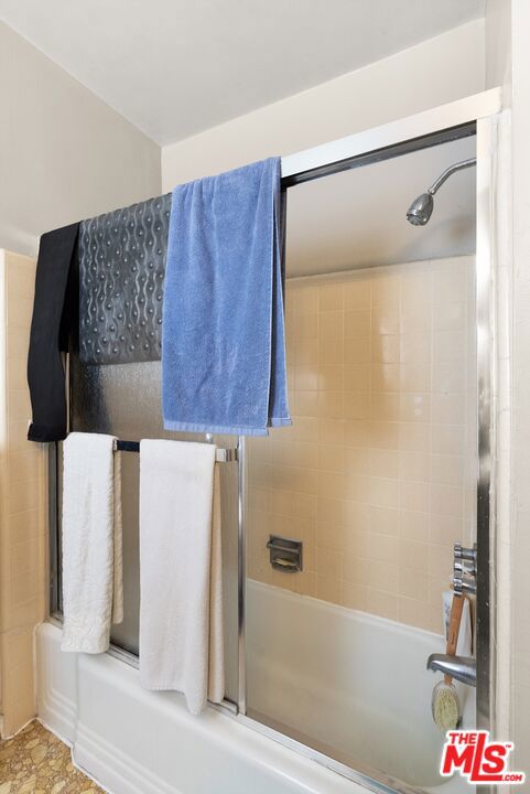 1825 Purdue Avenue, Los Angeles CA: https://media.crmls.org/mediaz/5883bd35-d9b7-4812-a4d4-06edb10bca7a.jpg