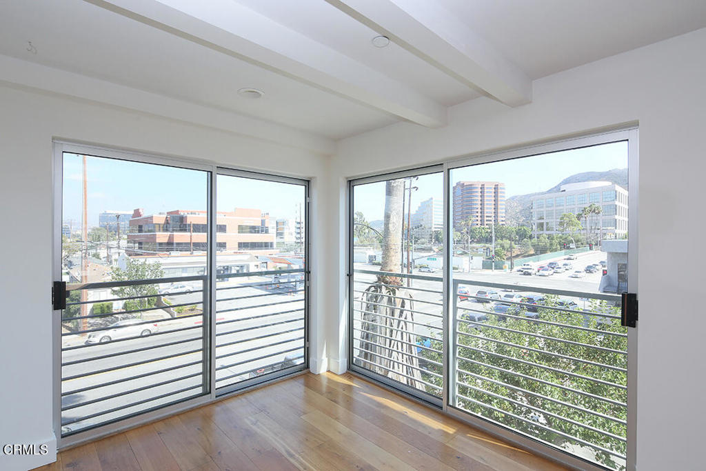 215 N Hollywood WayBurbank img 27