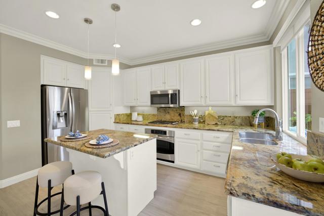7301 Seafarer Pl, Carlsbad CA: https://media.crmls.org/mediaz/58844a5b-0d87-4db0-947a-f68a639049a1.jpg