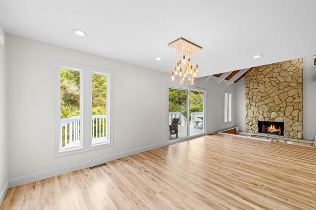 714 Rockaway Beach Avenue, Pacifica CA: https://media.crmls.org/mediaz/5884e2b0-734f-4d6a-8eae-75d1bf35c64e.jpg