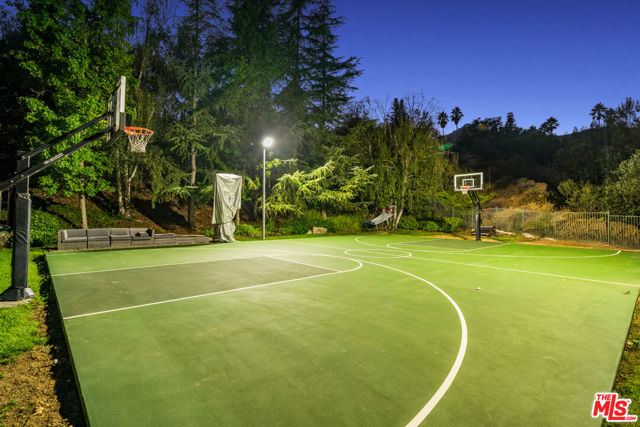 29105 Old Mill Creek, Agoura Hills CA: https://media.crmls.org/mediaz/58850f25-8919-4b06-bdba-4a1d34afeb3d.jpg