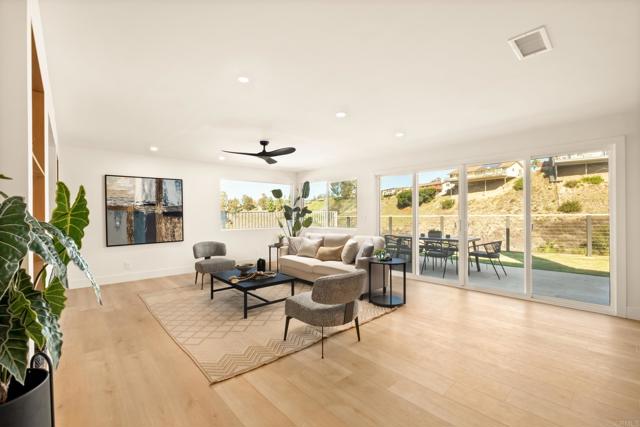 Detail Gallery Image 12 of 57 For 2134 Flying Hills Ln, El Cajon,  CA 92020 - 4 Beds | 3 Baths