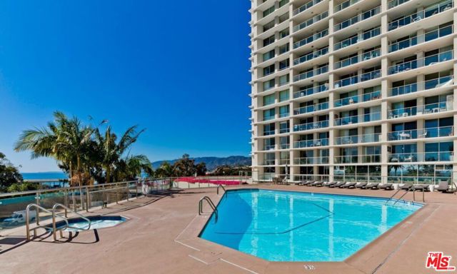 201 Ocean Avenue, Santa Monica CA: https://media.crmls.org/mediaz/5885760c-0fe5-42f1-84cf-2cc8cf80ad1d.jpg