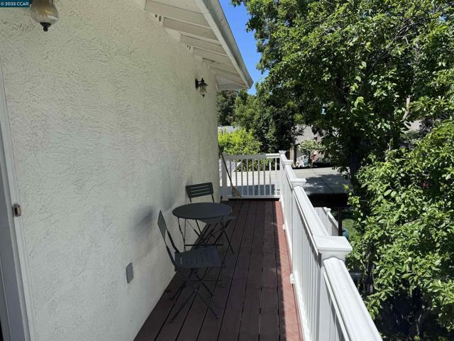 898 Luxury Dr, Concord CA: https://media.crmls.org/mediaz/5885ac99-0369-428d-9906-496c4da530a1.jpg