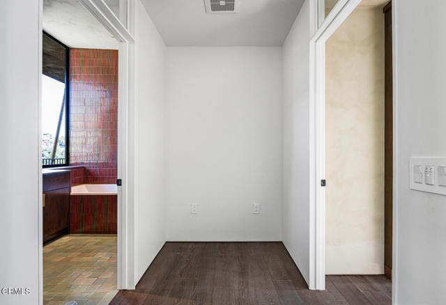 Detail Gallery Image 7 of 30 For 596 Quail Dr, Los Angeles,  CA 90065 - 3 Beds | 2 Baths