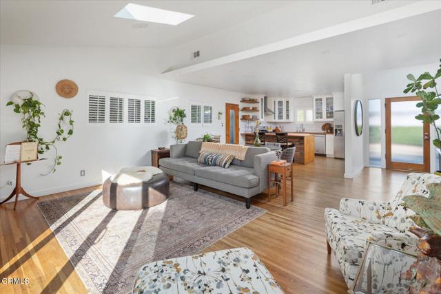 Detail Gallery Image 5 of 50 For 2627 Range Rd, Los Angeles,  CA 90065 - 3 Beds | 2 Baths