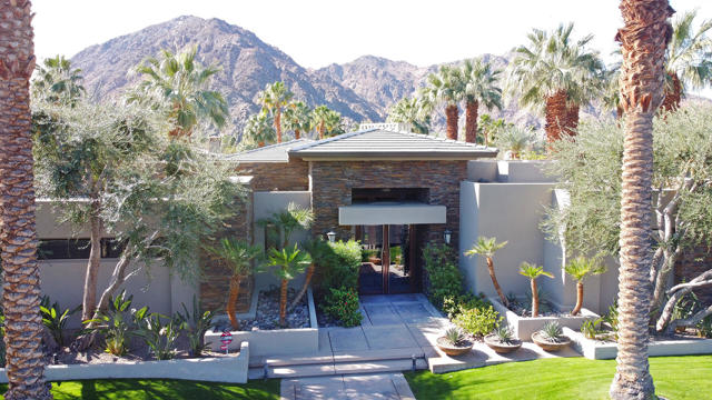 Image 5 of 43 For 77613 Via Villaggio