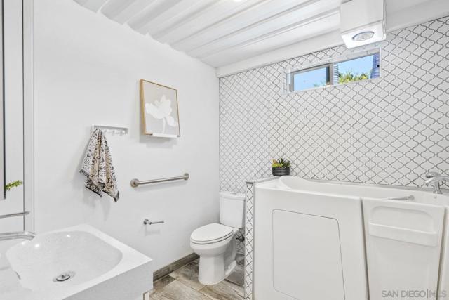 4877 Lorraine Dr, San Diego CA: https://media.crmls.org/mediaz/58860e56-a4b8-4d48-b494-734a20efdd92.jpg