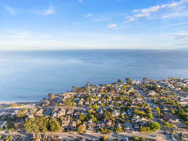 421 Oxford Way, Santa Cruz CA: https://media.crmls.org/mediaz/588648da-368a-4d4e-a5ef-ad02aa6d1f2b.jpg