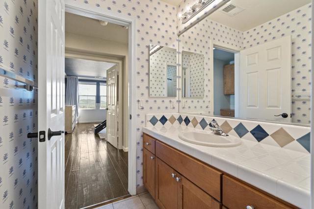 978 Martin Trail, Daly City CA: https://media.crmls.org/mediaz/588654ef-0ad3-42c0-a578-1552c32c3499.jpg