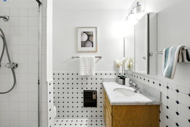 3101 61St Ave, Oakland CA: https://media.crmls.org/mediaz/58876404-a94f-4dd0-940b-959d7ef0da54.jpg