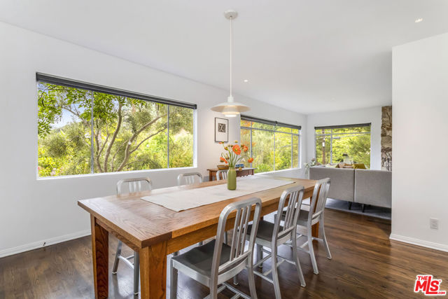 8631 Allenwood Road, Los Angeles CA: https://media.crmls.org/mediaz/588961b5-b223-479c-9cd9-85e0ba539cc8.jpg