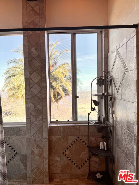 11077 Pacific View Drive, Malibu CA: https://media.crmls.org/mediaz/5889b19a-be1b-4ff9-beda-f2269da0bfbb.jpg