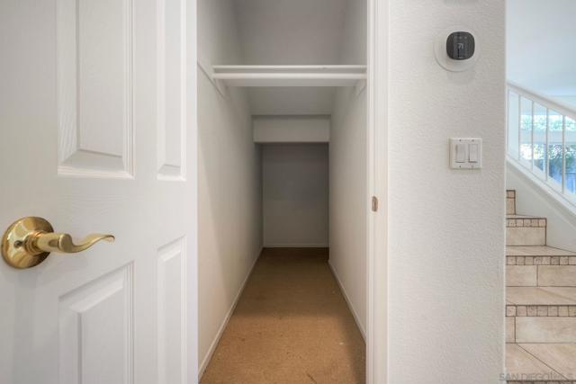 29711 Williams Valley Ct, Escondido CA: https://media.crmls.org/mediaz/5889ecc8-7c68-42da-b346-af5ec4e9bc21.jpg