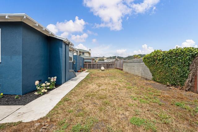 417 Belleville Boulevard, Half Moon Bay CA: https://media.crmls.org/mediaz/588a9889-2d65-4f88-a848-43d6a616c063.jpg