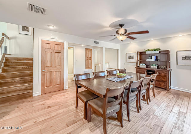 2514 Glenhurst Court, Simi Valley CA: https://media.crmls.org/mediaz/588b0f30-9e48-4944-b7f0-446373cf2704.jpg