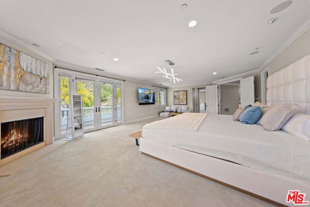 25043 Abercrombie Lane, Calabasas CA: https://media.crmls.org/mediaz/588b31b9-4fef-4d01-9334-2e574107dd67.jpg