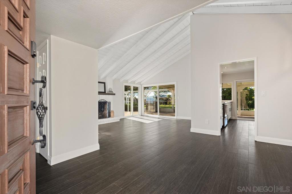 MLS #250043303SD image #6