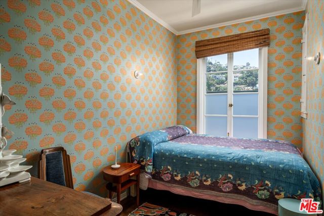 1416 Havenhurst Drive, West Hollywood CA: https://media.crmls.org/mediaz/588b79d0-6ca1-4cc4-ac77-0122426fcc33.jpg