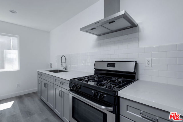 Image 10 of 20 For 2749 Mansfield Avenue