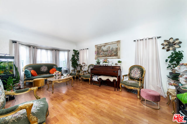 1841 Clyde Avenue, Los Angeles CA: https://media.crmls.org/mediaz/588c87ff-90bf-4d04-a21a-8909328d7993.jpg