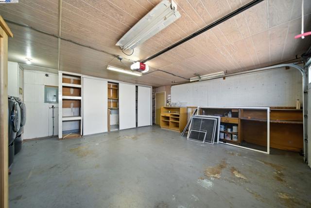 420 Camden Rd, Alameda CA: https://media.crmls.org/mediaz/588d3b28-b15c-4488-9735-e15bcf3e4fd7.jpg