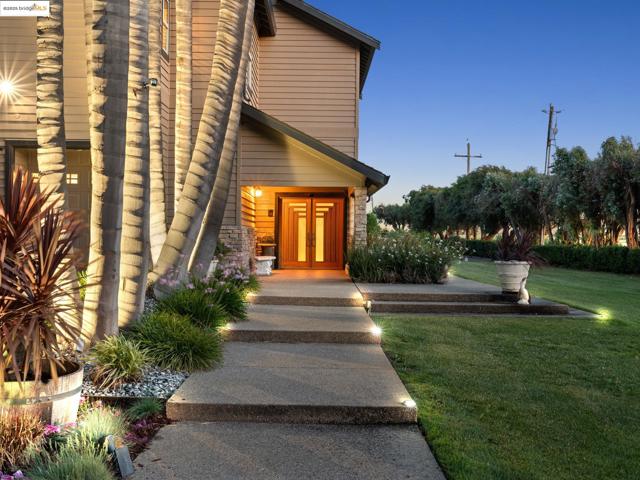 17035 TERMINOUS RD, Isleton CA: https://media.crmls.org/mediaz/588d9060-5f5b-4d09-aa4d-51f304c26eb0.jpg