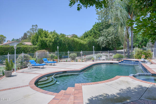 11616 E Las Posas Road, Camarillo CA: https://media.crmls.org/mediaz/588e6451-118c-43a8-9492-fedaa44831a9.jpg