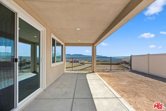 28903 Terrane Court, Santa Clarita CA: https://media.crmls.org/mediaz/588f3d4e-f81c-416f-9538-9a27ffaf7676.jpg