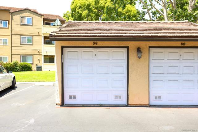 5033 Los Morros Way, Oceanside CA: https://media.crmls.org/mediaz/588f88cf-778e-473f-971e-e32ca89393a8.jpg