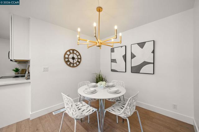 Image 11 of 31 For 3959 Chestnut Ave