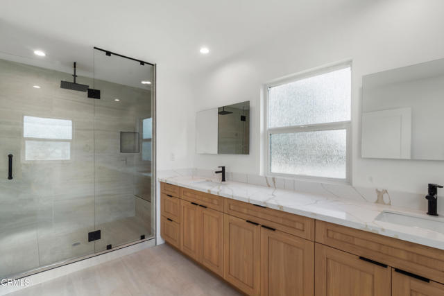 Detail Gallery Image 14 of 27 For 3880 Shadow Grove Rd, Pasadena,  CA 91107 - 3 Beds | 3/1 Baths