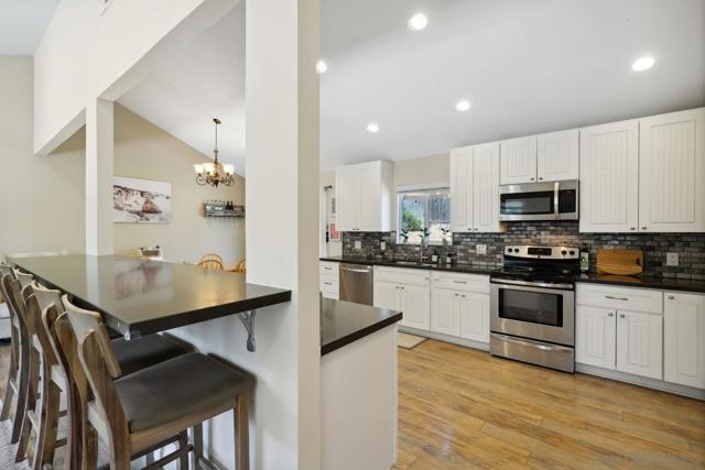 11353 Rocoso Rd, Lakeside CA: https://media.crmls.org/mediaz/5890a9f2-f115-417a-978f-5c5cf759d01e.jpg