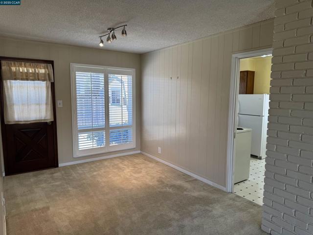 17300 Via Melina, San Lorenzo CA: https://media.crmls.org/mediaz/5890bec2-e007-4df0-b688-85d60ce1188f.jpg
