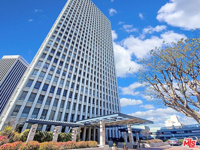 800 W 1st Street, Los Angeles CA: https://media.crmls.org/mediaz/5891072e-8beb-49f0-a866-4cf524d25274.jpg