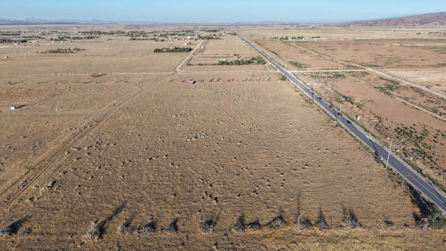 31 Ave C 15, Fairmont CA: https://media.crmls.org/mediaz/58921d1d-2e07-47ed-bf1e-500a5bb4e76c.jpg