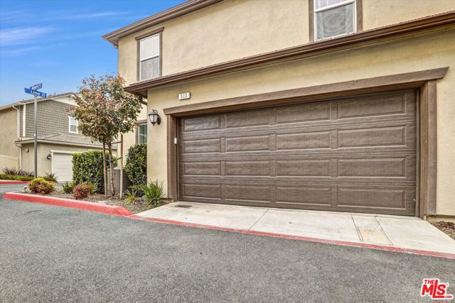 513 Heritage Valley Pkwy, Fillmore CA: https://media.crmls.org/mediaz/589247ec-10dd-4269-9045-601086f9ce96.jpg