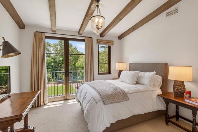 180 Farm Road, Woodside CA: https://media.crmls.org/mediaz/58925481-dab7-4742-8e46-3bd88a3b233b.jpg
