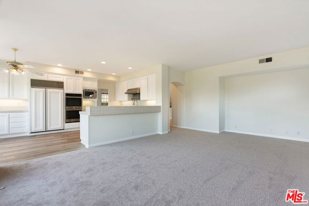 58933dd3 F08a 407b 8fcd 9160ebffd988